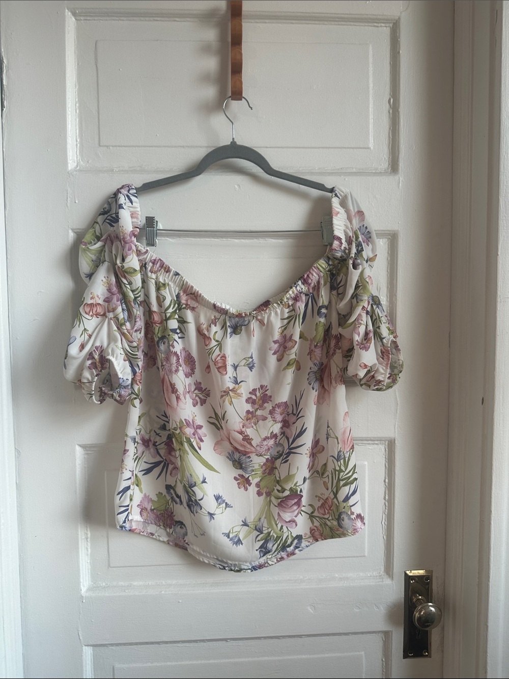 Sweet Pea by Stacy Frati White Floral Off-Shoulder Puff Sleeve Top